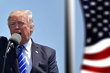 Trump podepsal zrušení cel na indické zboží, měla oslabit její nákupy ruské ropy