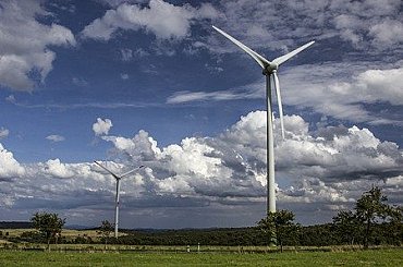 „Je to jako sebevražda.“ Pod Řípem řeší větrníky, těžbu i spalovnu zároveň